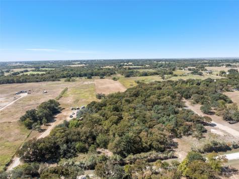 6.754 County Road 473 Lott TX 76656
