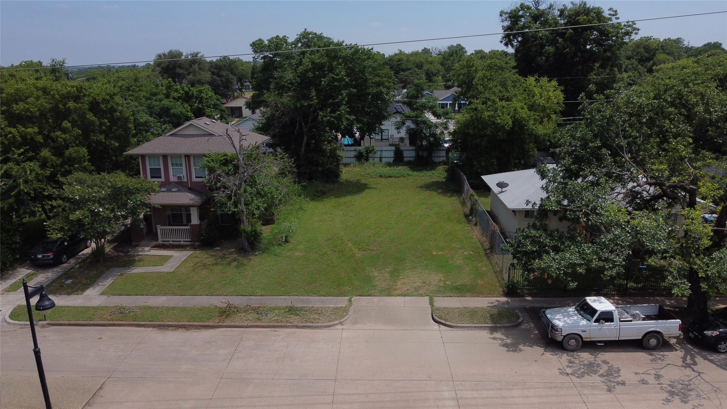 1220 E Annie Street Fort Worth TX 76104