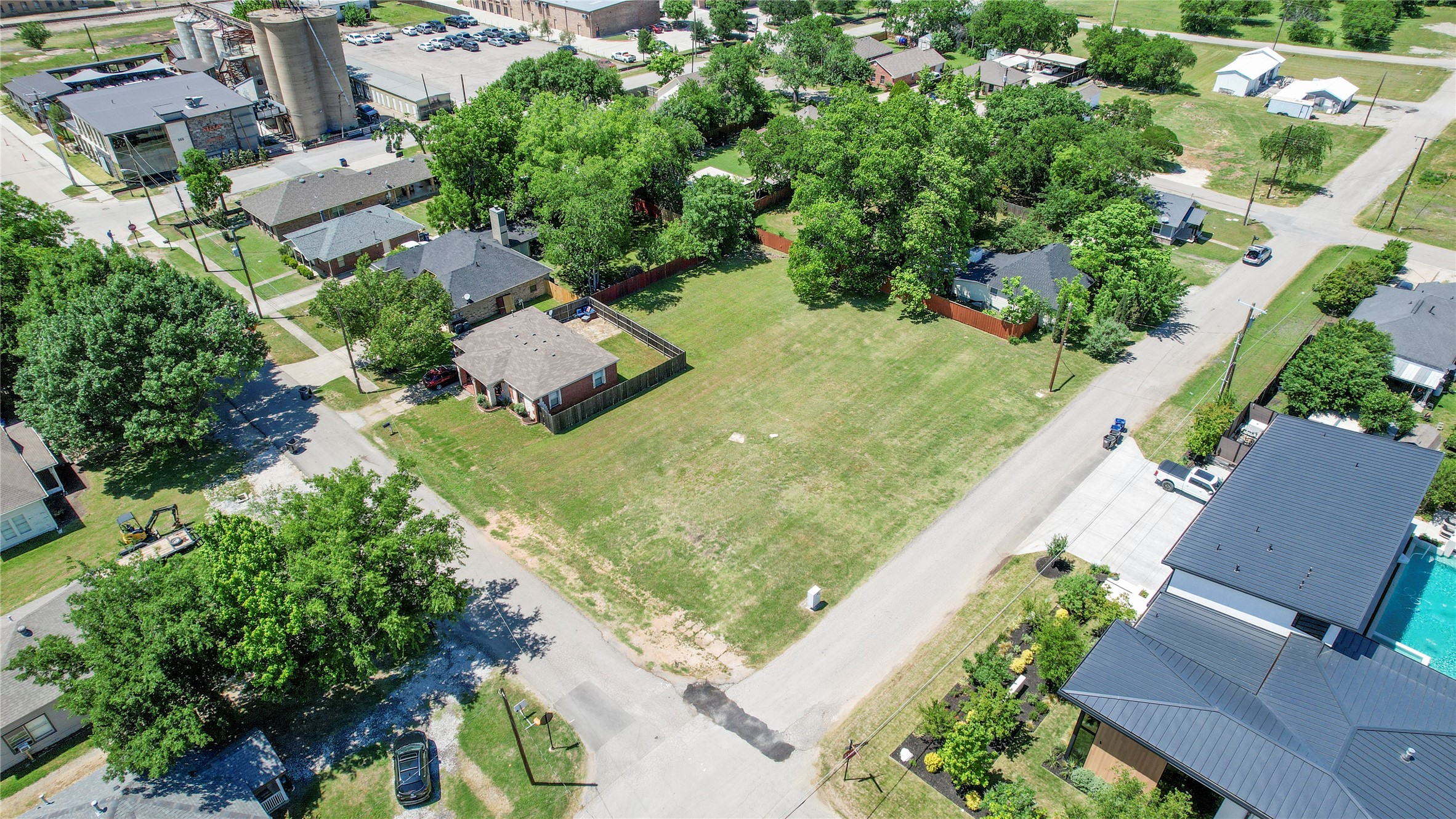 312 E Beech Street Celina TX 75009