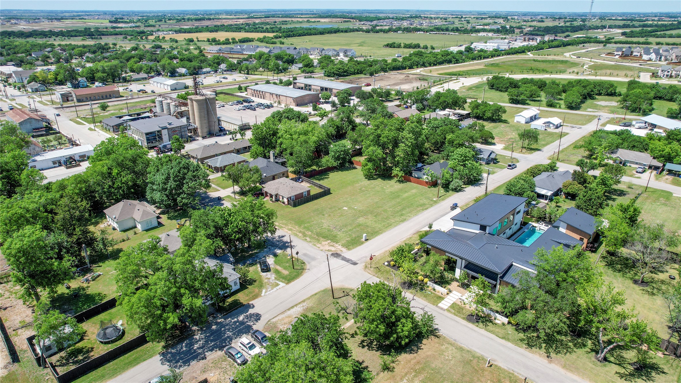 312 E Beech Street Celina TX 75009