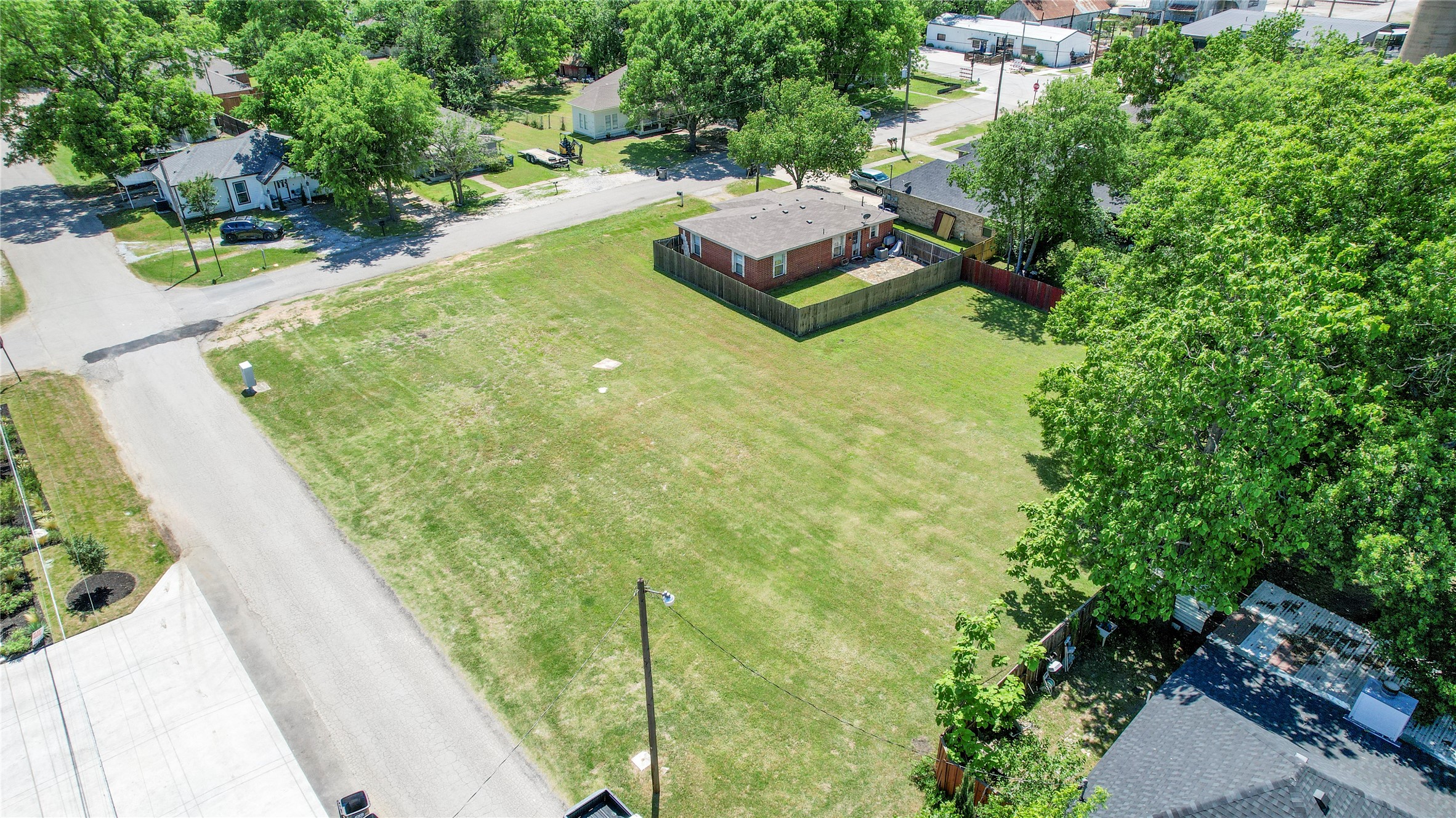 312 E Beech Street Celina TX 75009