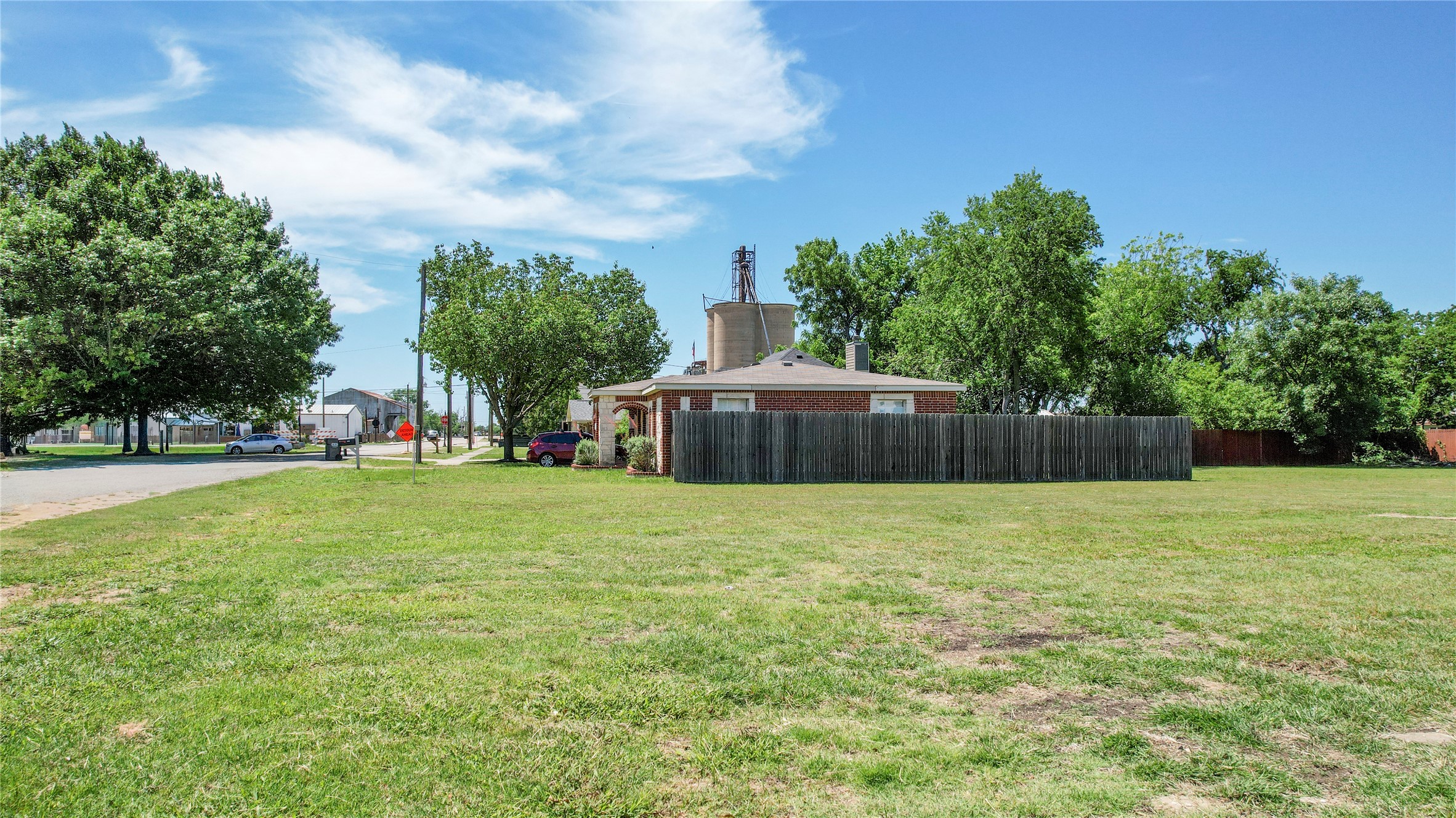 312 E Beech Street Celina TX 75009