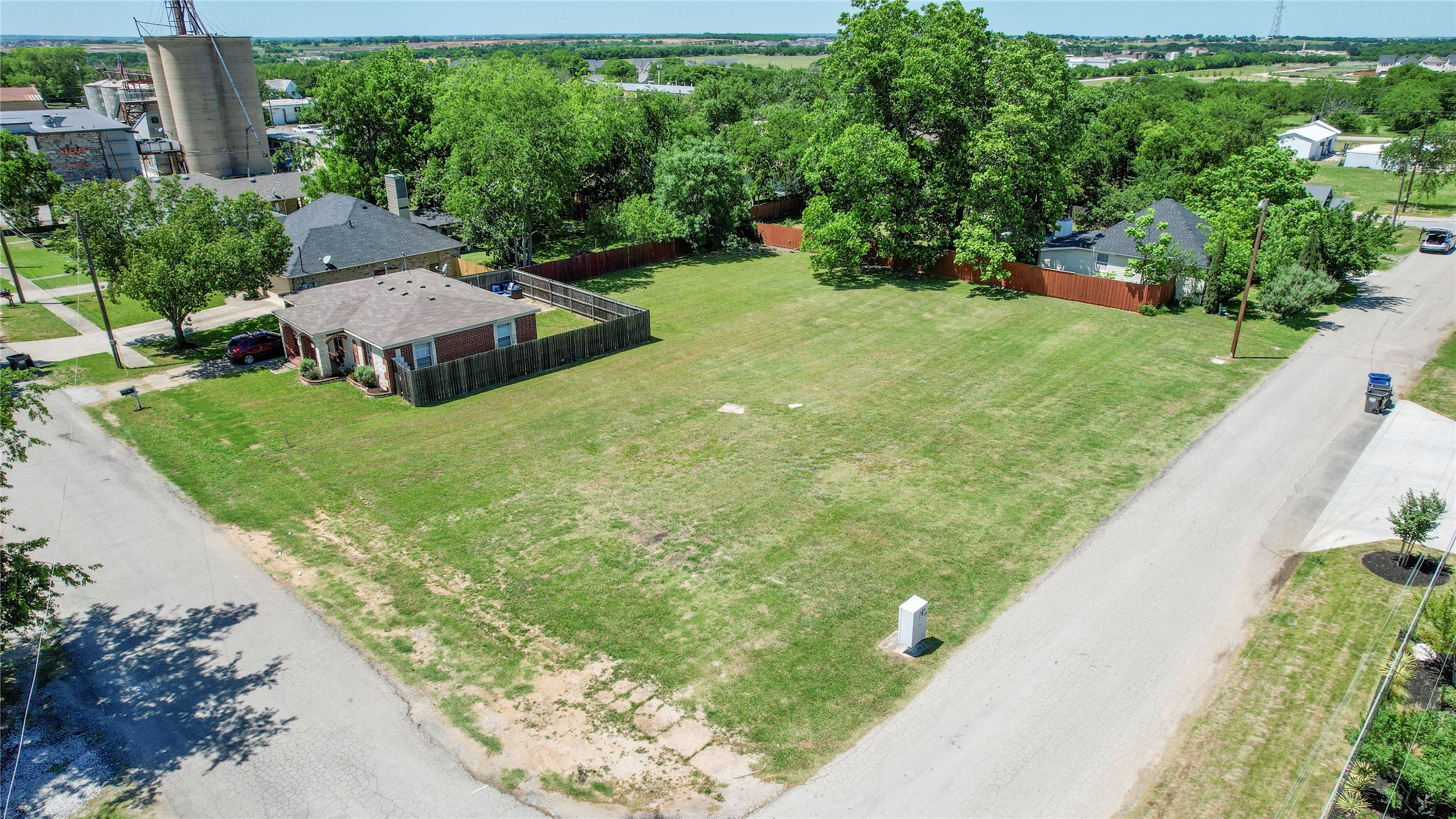 312 E Beech Street Celina TX 75009