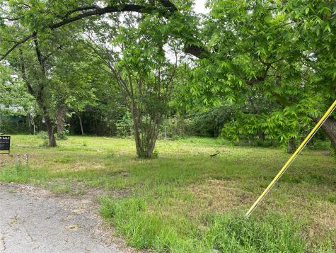 102 Elm Street Bonham TX 75418