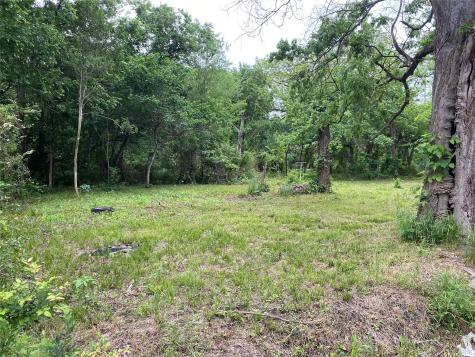 102 Elm Street Bonham TX 75418