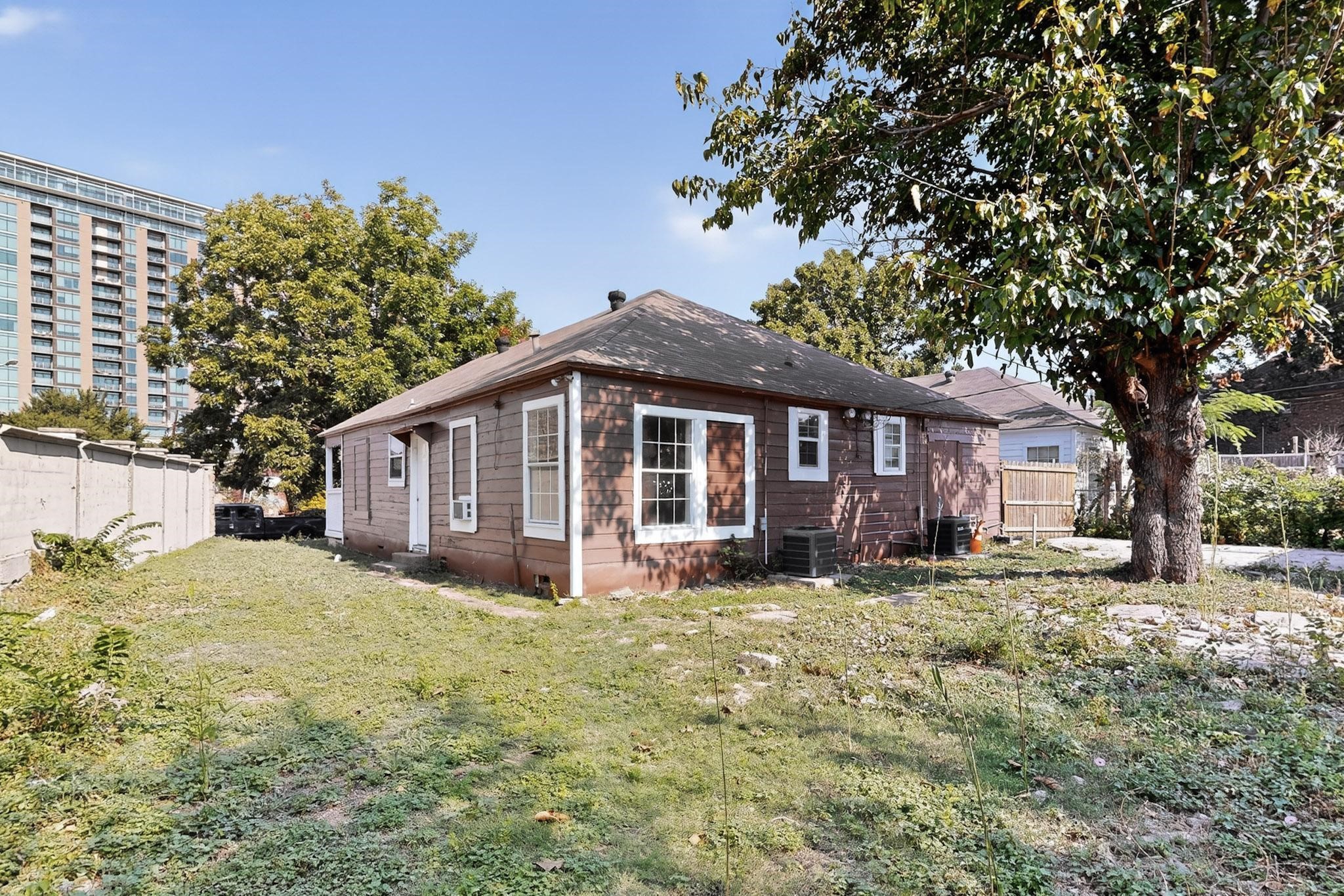5020-5022 Pershing Street Dallas TX 75206