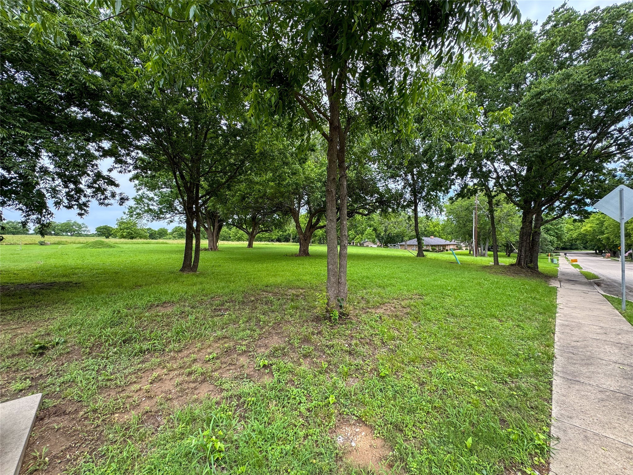 2904 W Washington Street Sherman TX 75092