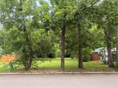 113 Davis Street Farmersville TX 75442