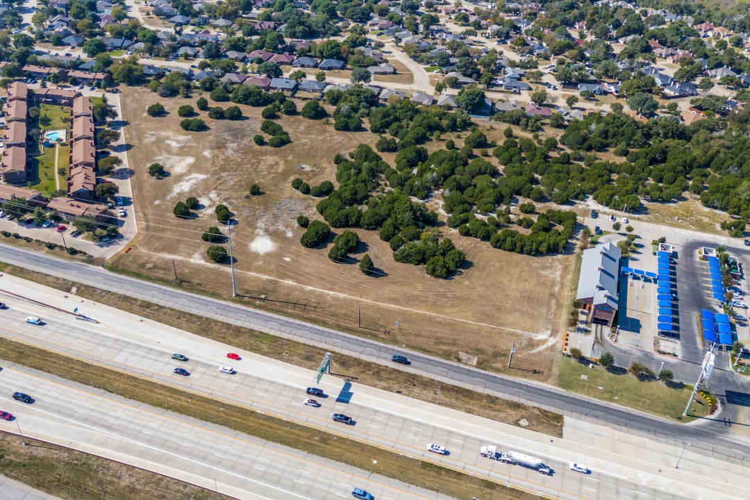 1101 N J Elmer Weaver Freeway Cedar Hill TX 75104