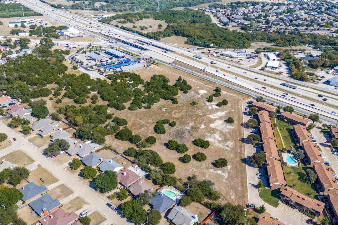 1101 N J Elmer Weaver Freeway Cedar Hill TX 75104