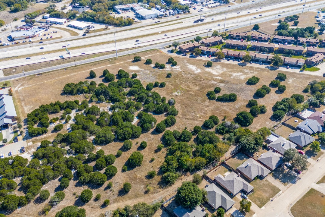 1101 N J Elmer Weaver Freeway Cedar Hill TX 75104