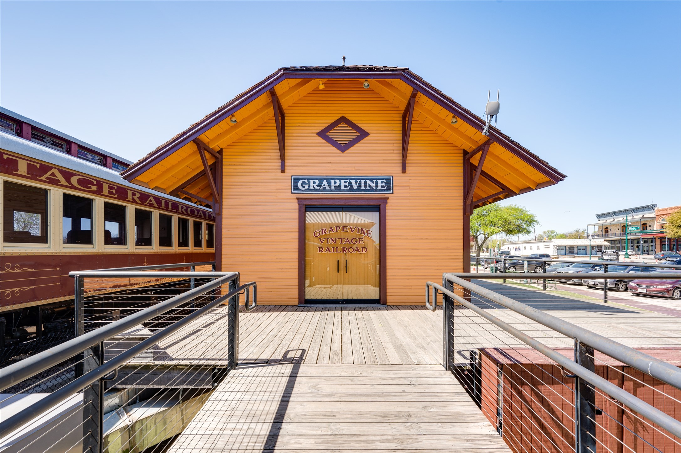 843 E Wall Street Grapevine TX 76051