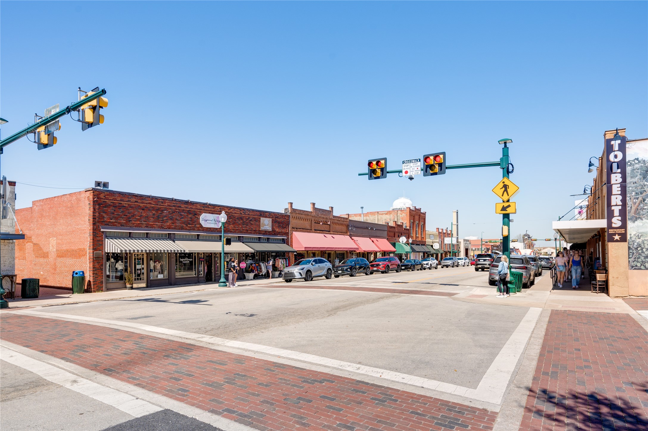843 E Wall Street Grapevine TX 76051