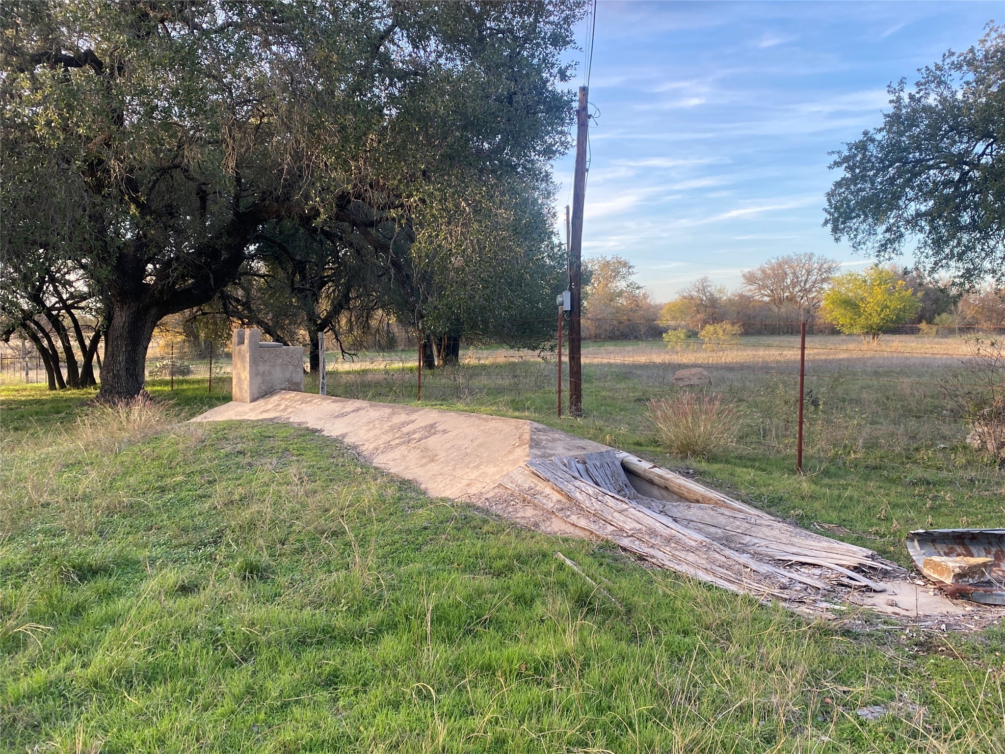 1251 Cr 360 Gustine TX 67455