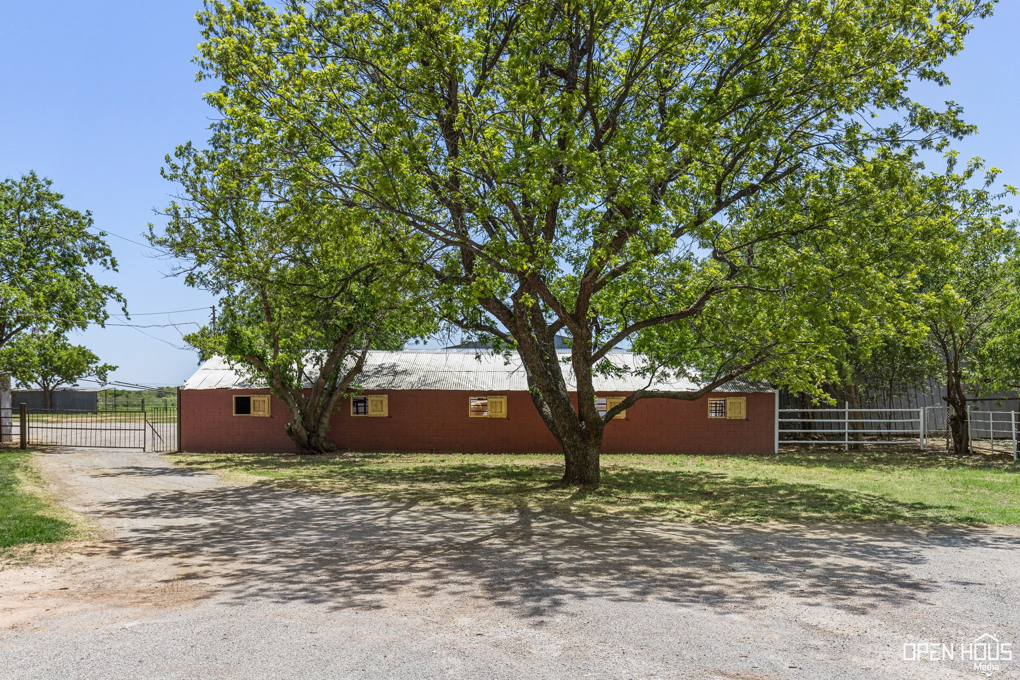 3613 Fm 367 Iowa Park TX 76367