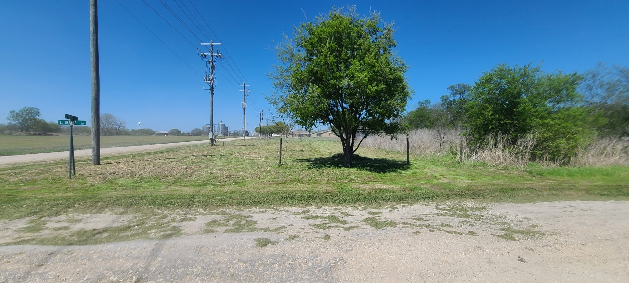 Tbd E Travis Avenue Mart TX 76664