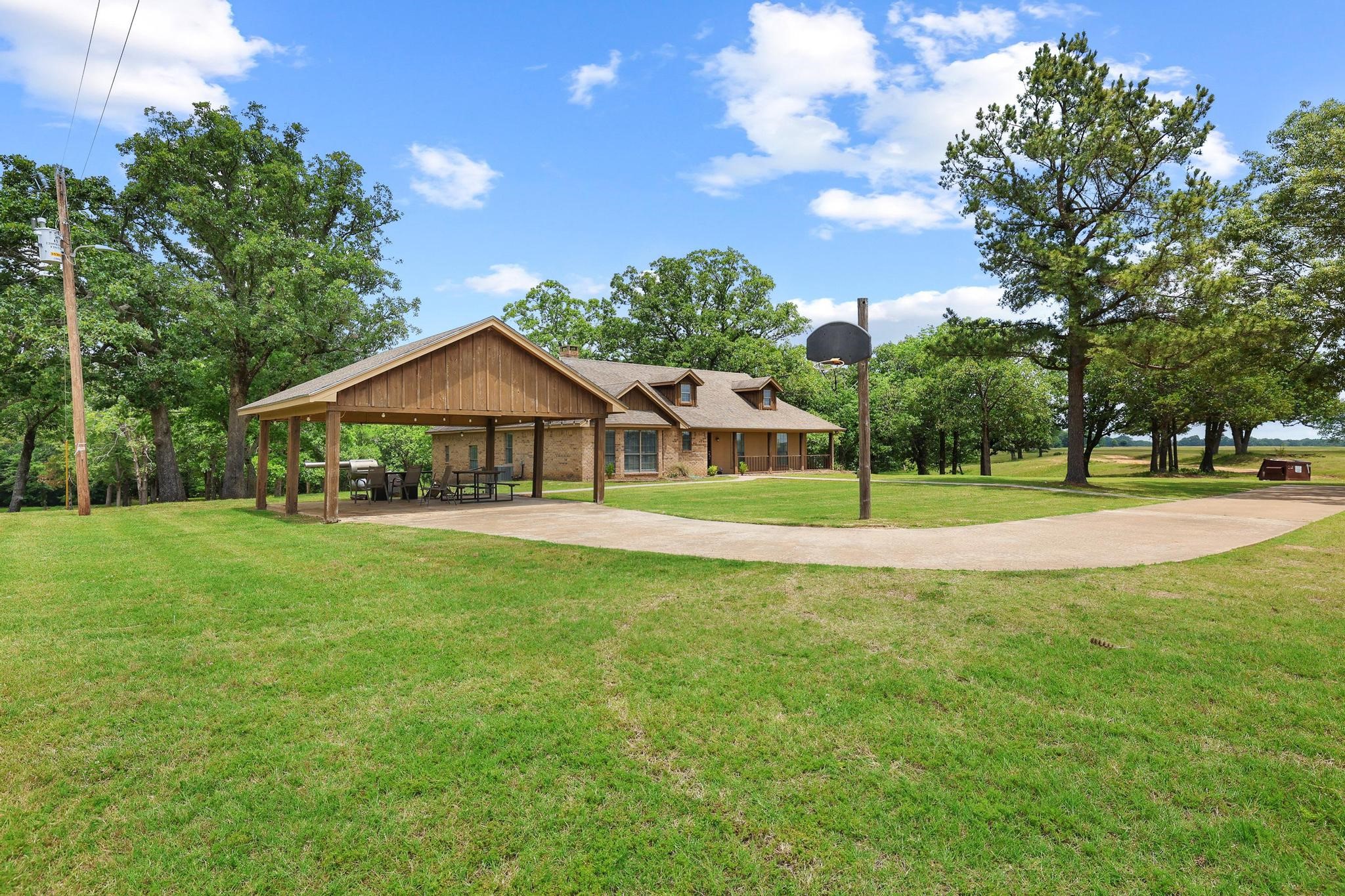 3893 Fm 906 E Powderly TX 75473