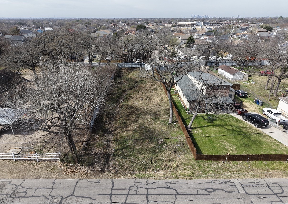 1913 Leroy Road Dallas TX 75217