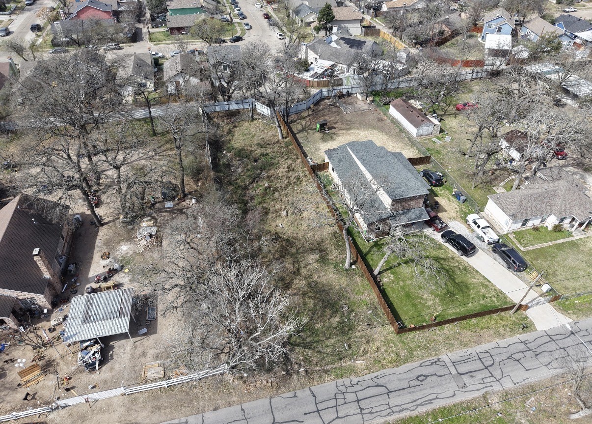 1913 Leroy Road Dallas TX 75217