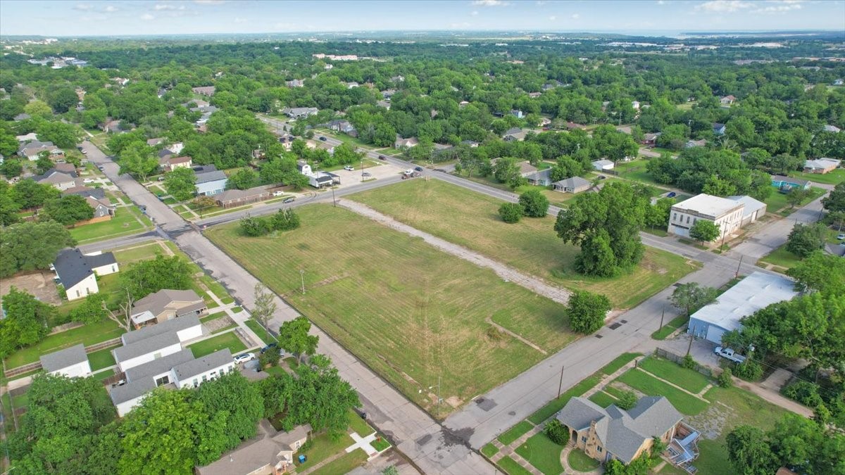 715 W Sears Denison TX 75076