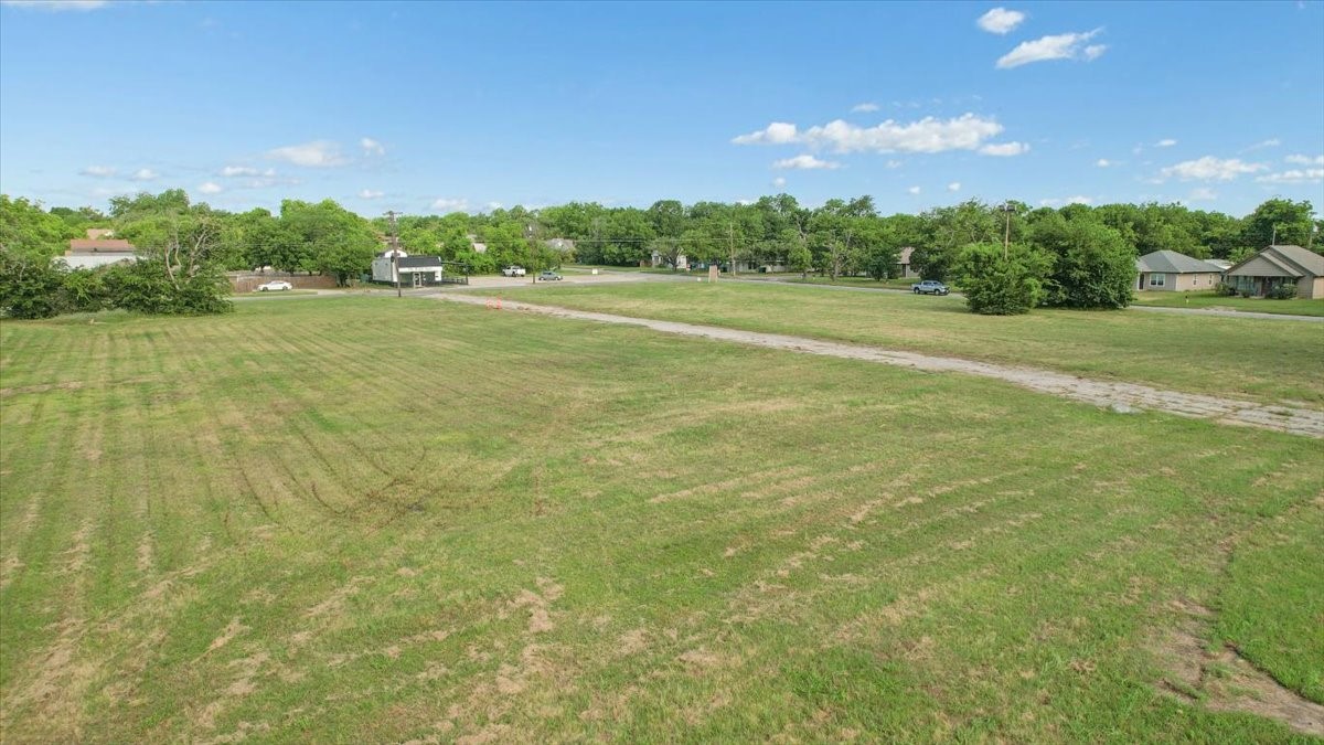 715 W Sears Denison TX 75076