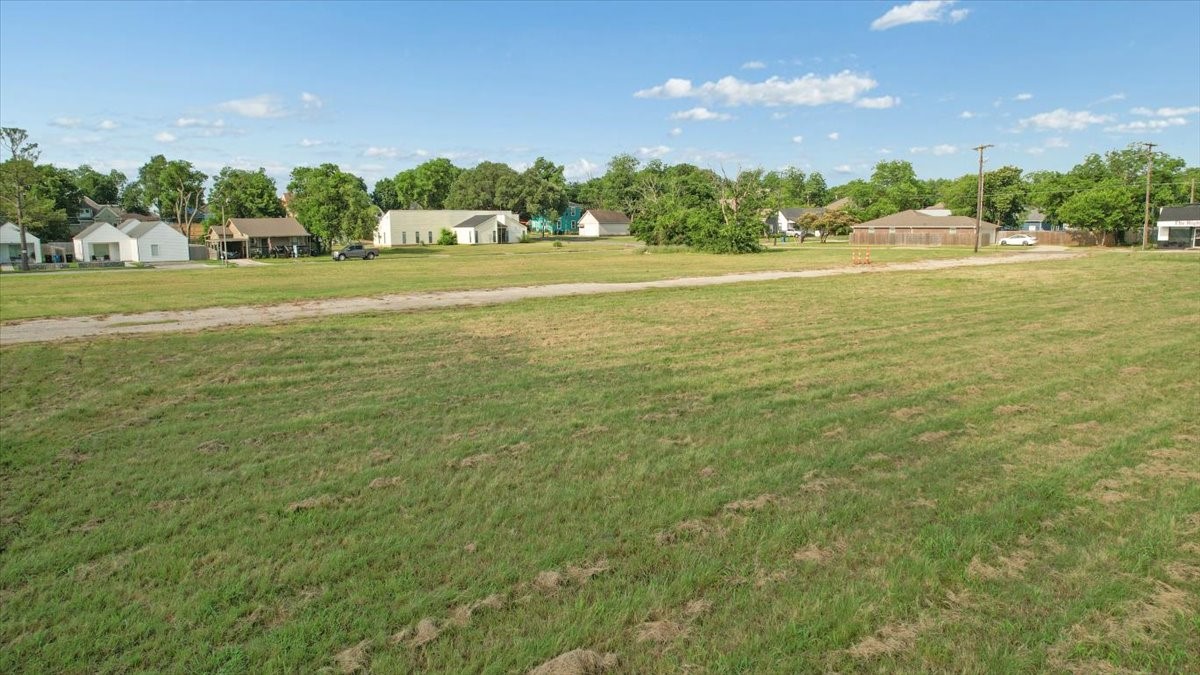 715 W Sears Denison TX 75076