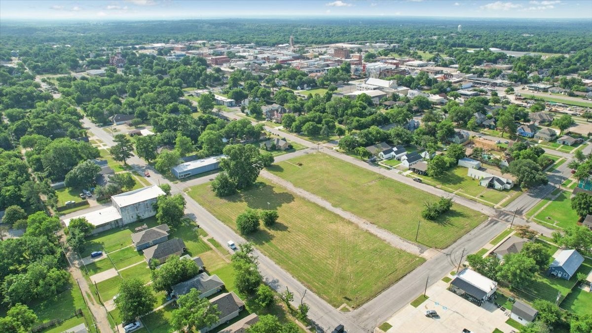 715 W Sears Denison TX 75076