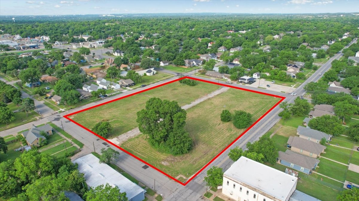 715 W Sears Denison TX 75076
