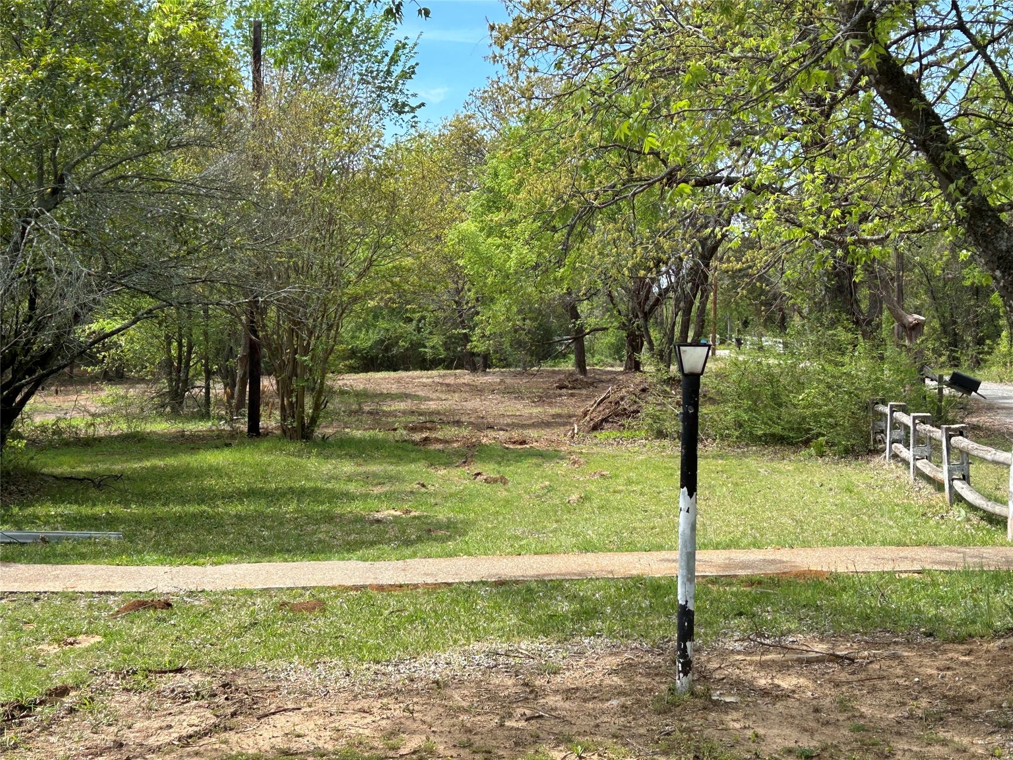 2112 Peterson Road Denison TX 75020