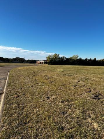 601 W Wintergreen Road Desoto TX 75115