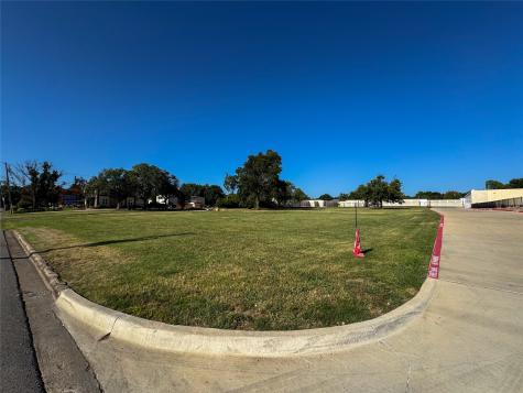 2412 Travis Street Sherman TX 75092