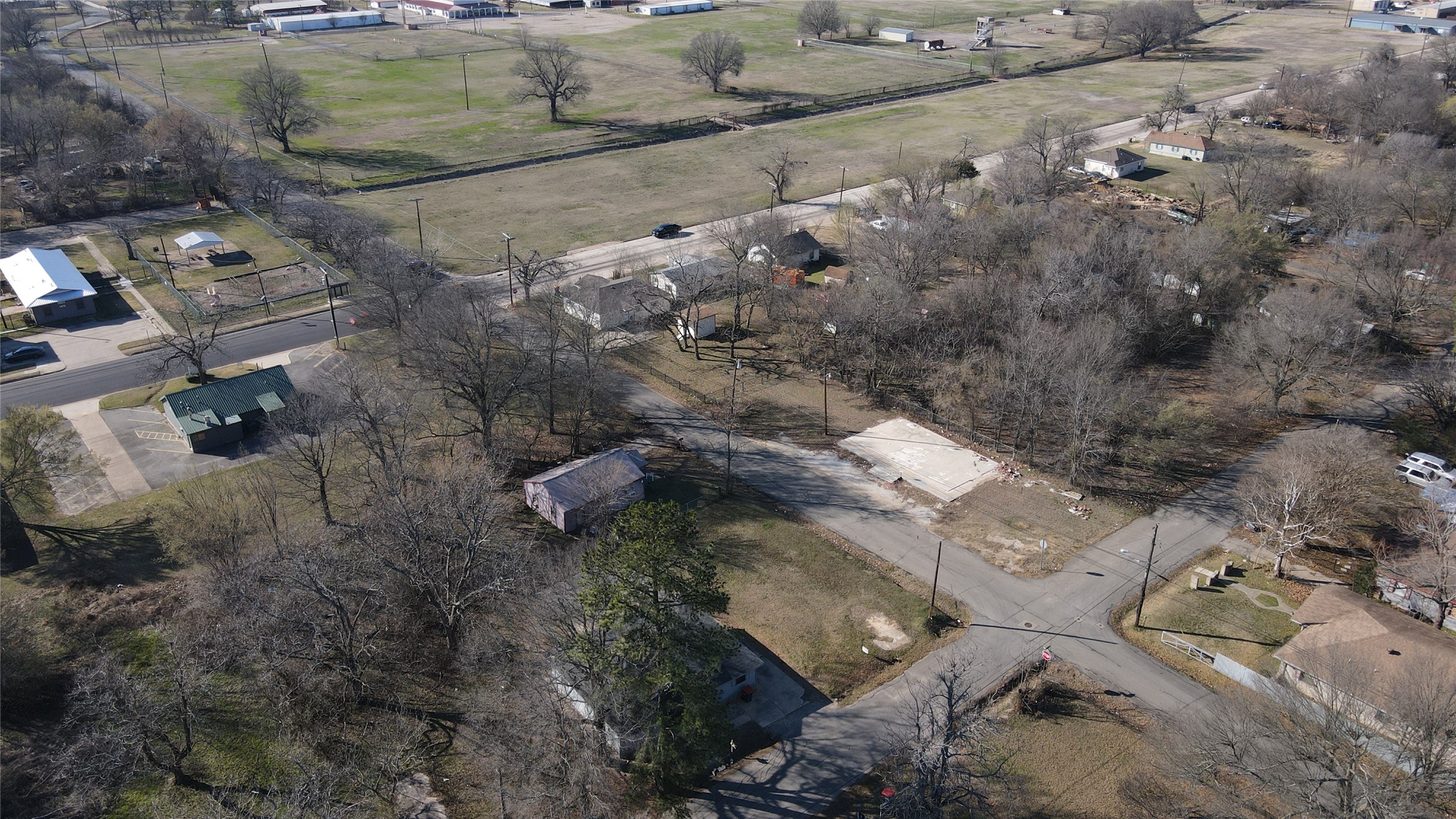 1481 NE 10 Paris TX 75460