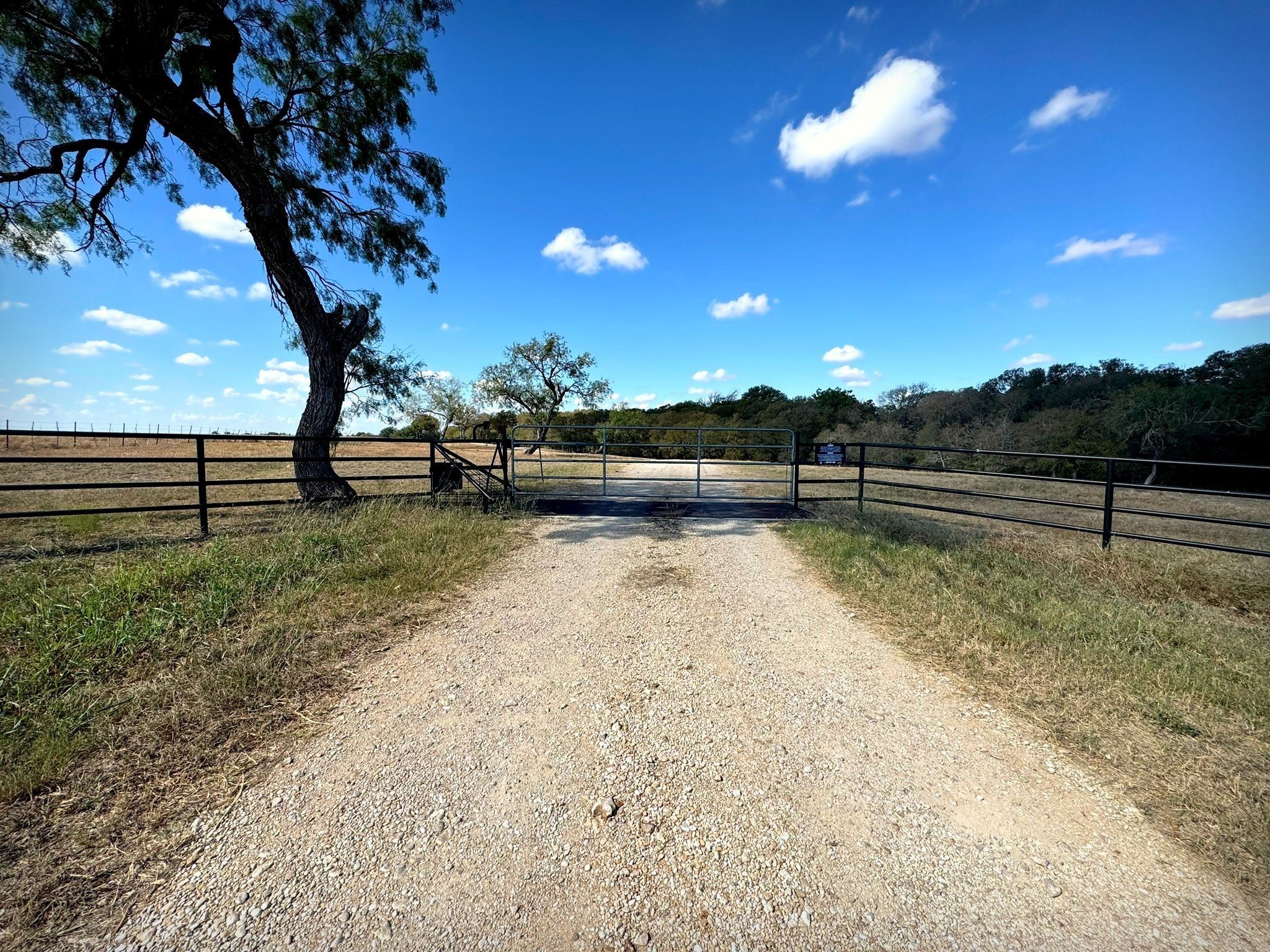 4194 SE River Road Martindale TX 78655