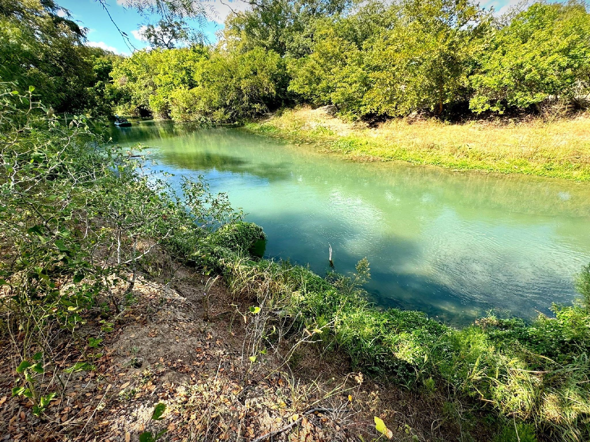 4194 SE River Road Martindale TX 78655