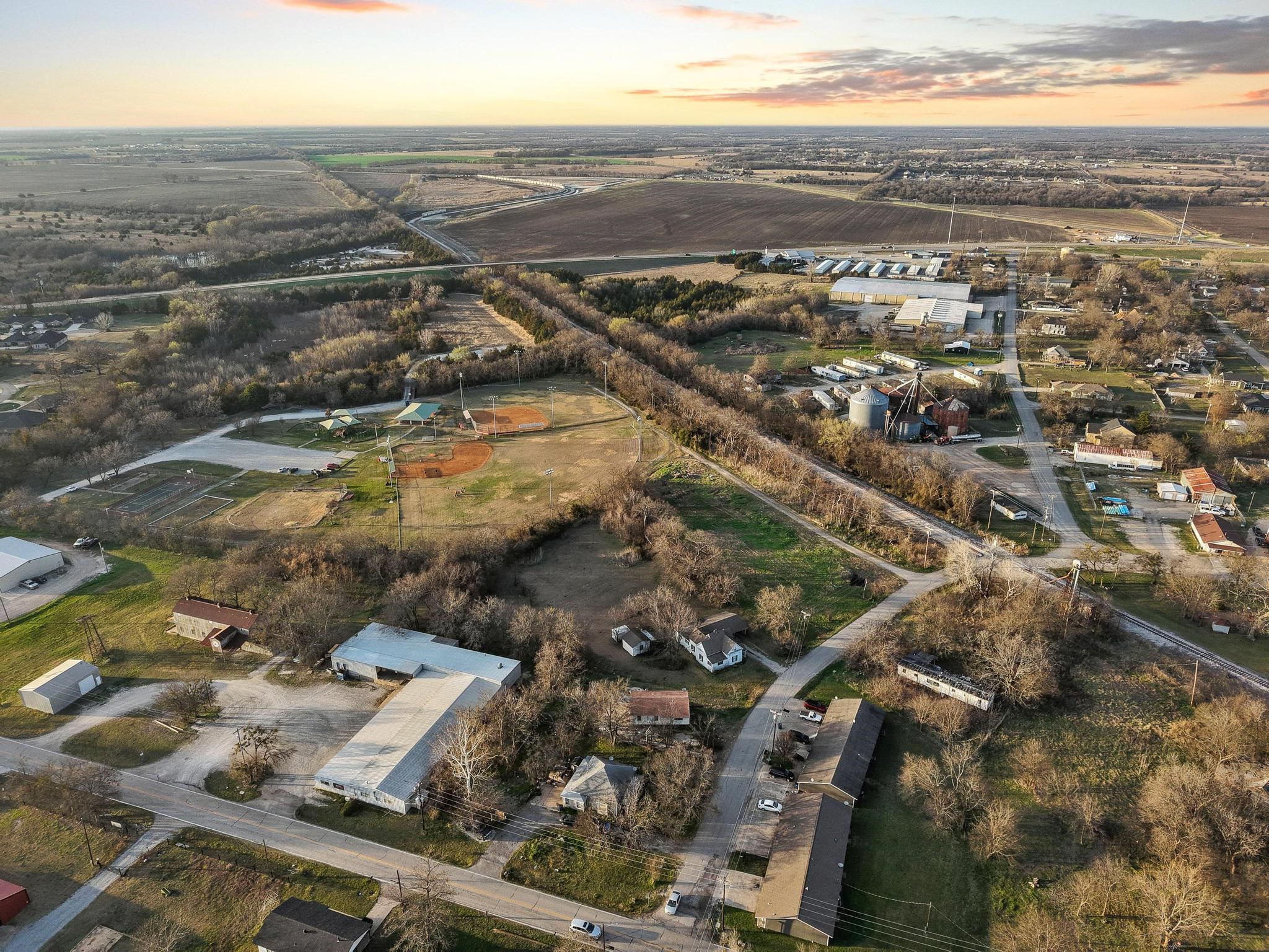 120 Holmes Street Trenton TX 75490