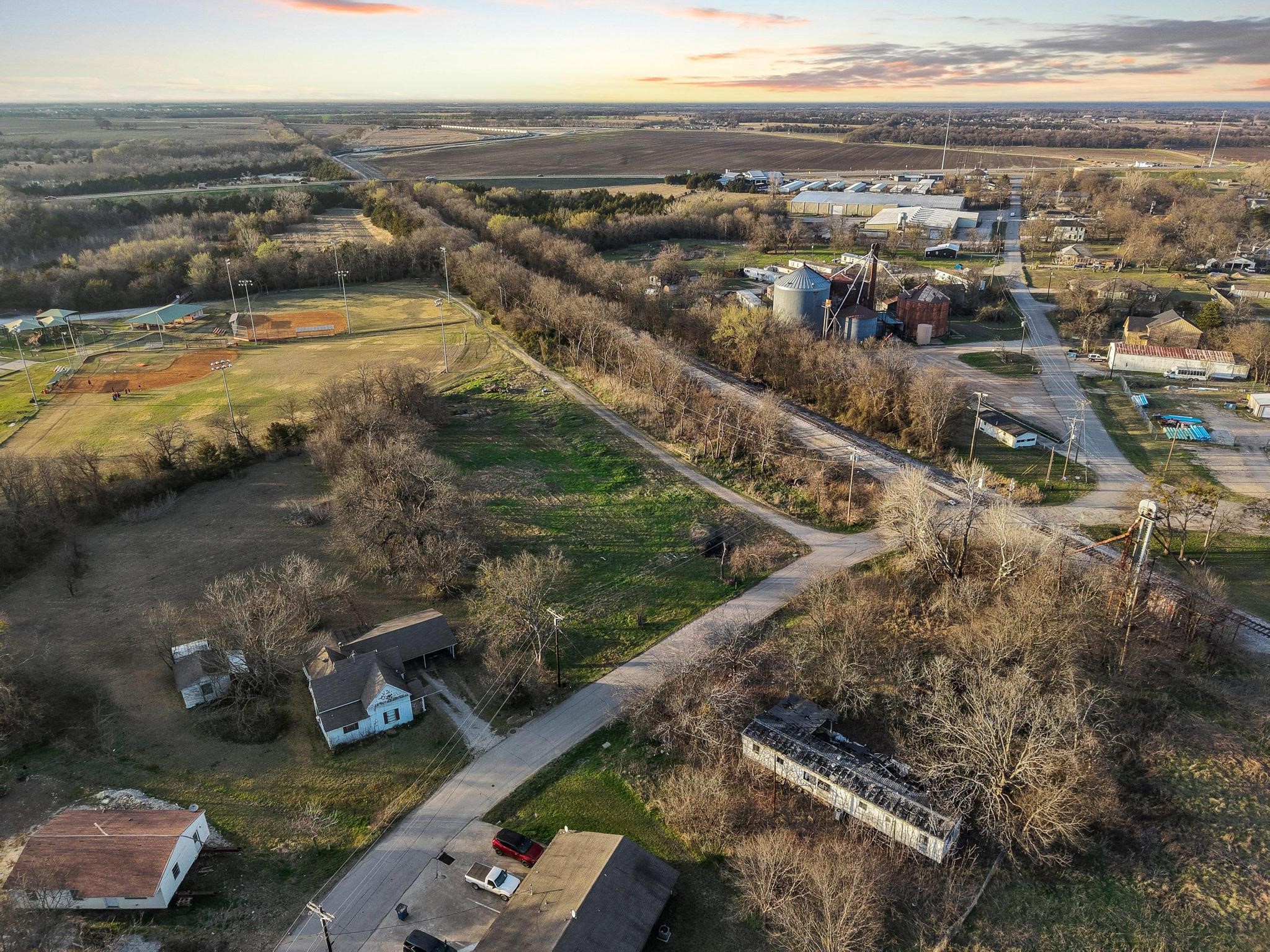 120 Holmes Street Trenton TX 75490