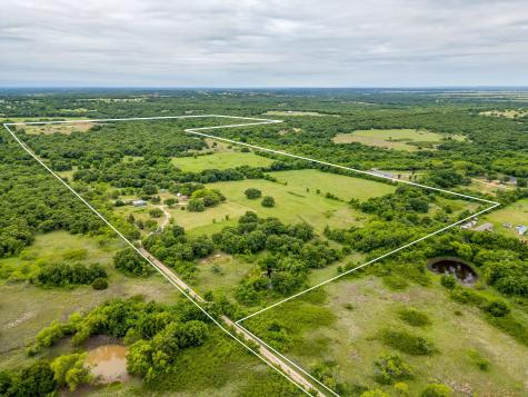 4180 E Fm 2210 E Perrin TX 76486