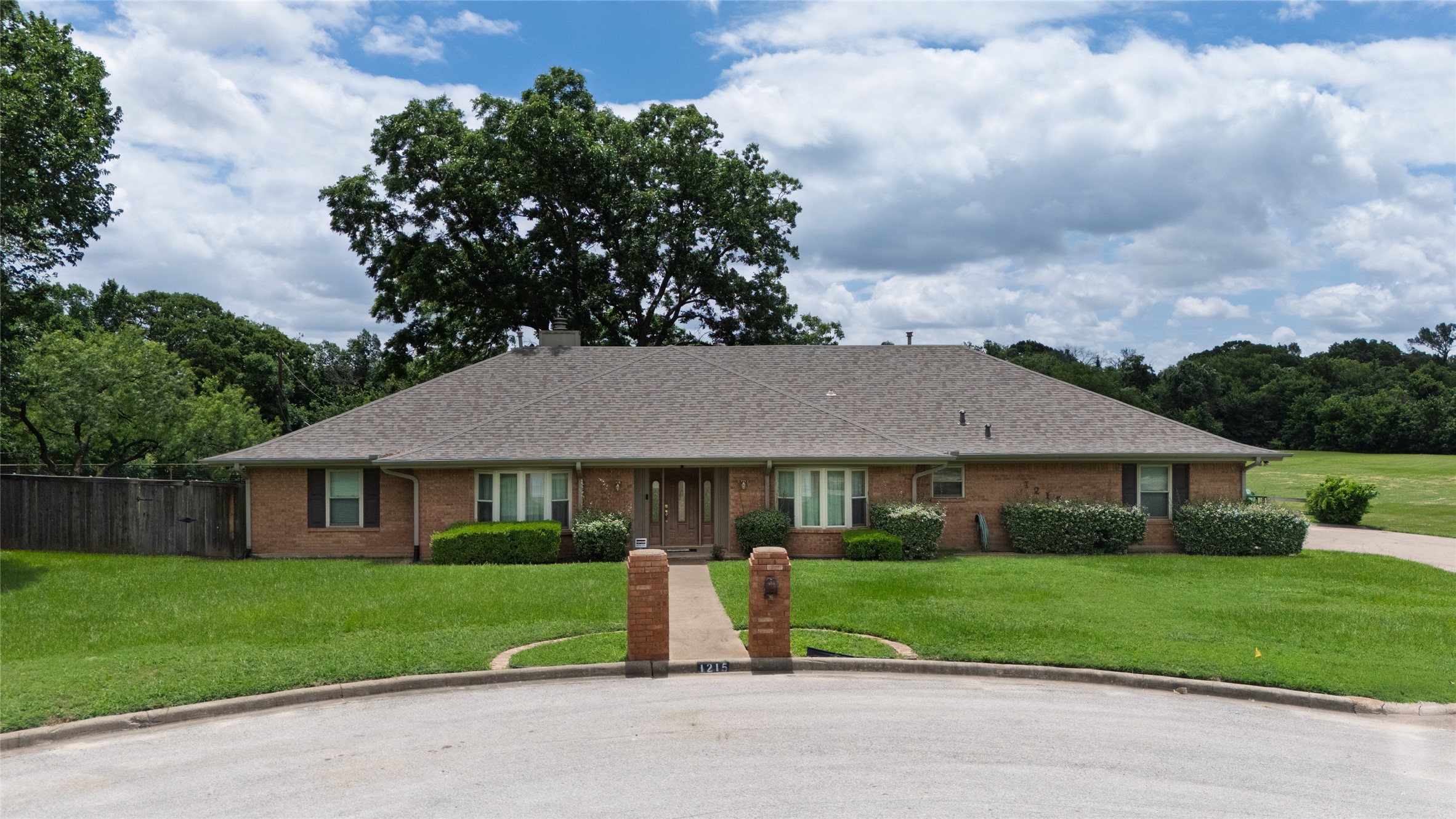 1215 Oakwood Trail Southlake TX 76092