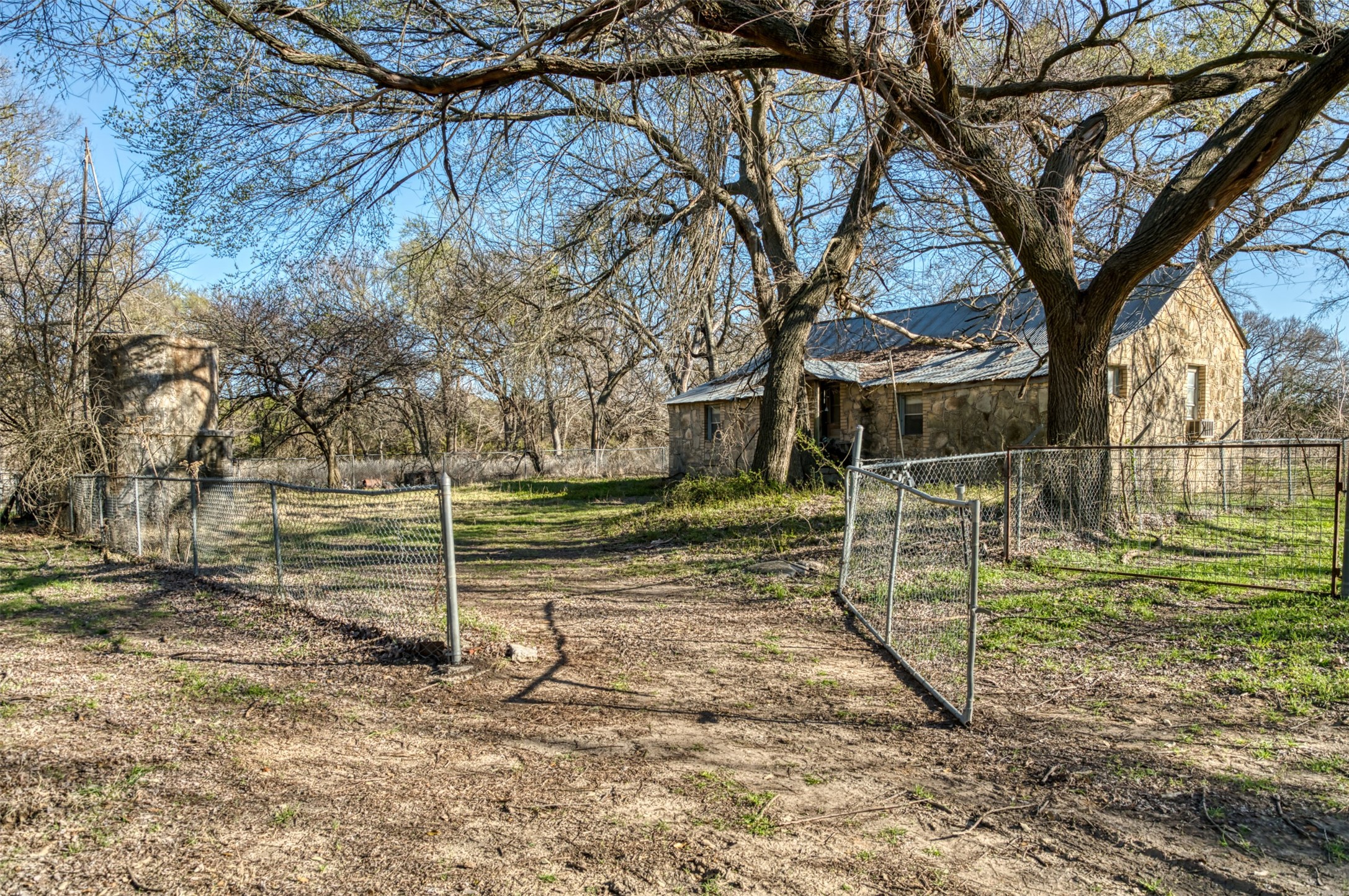 1398 Private Road 1399 Dublin TX 76446