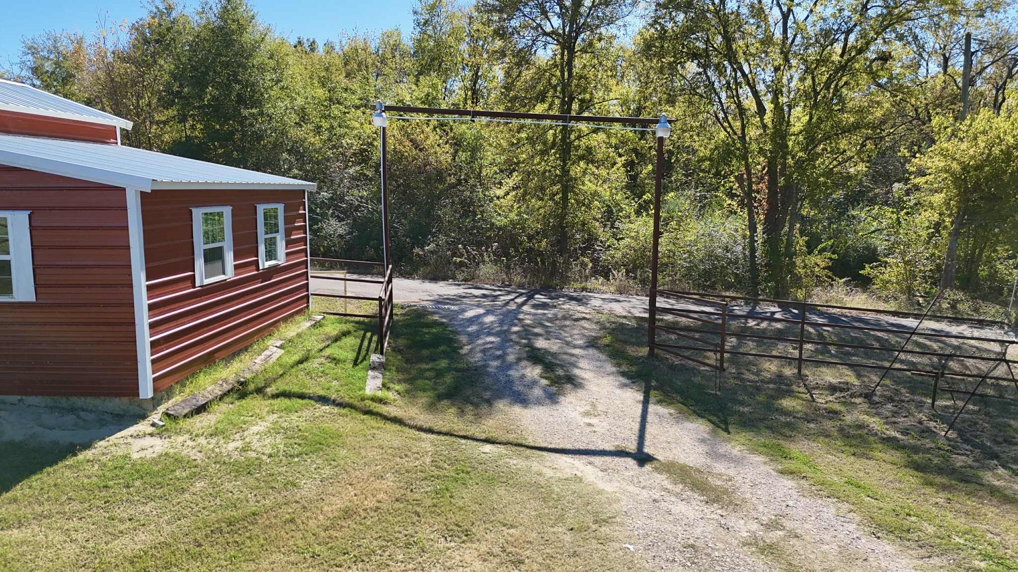 102 Rs County Road 1622 Lone Oak TX 75453