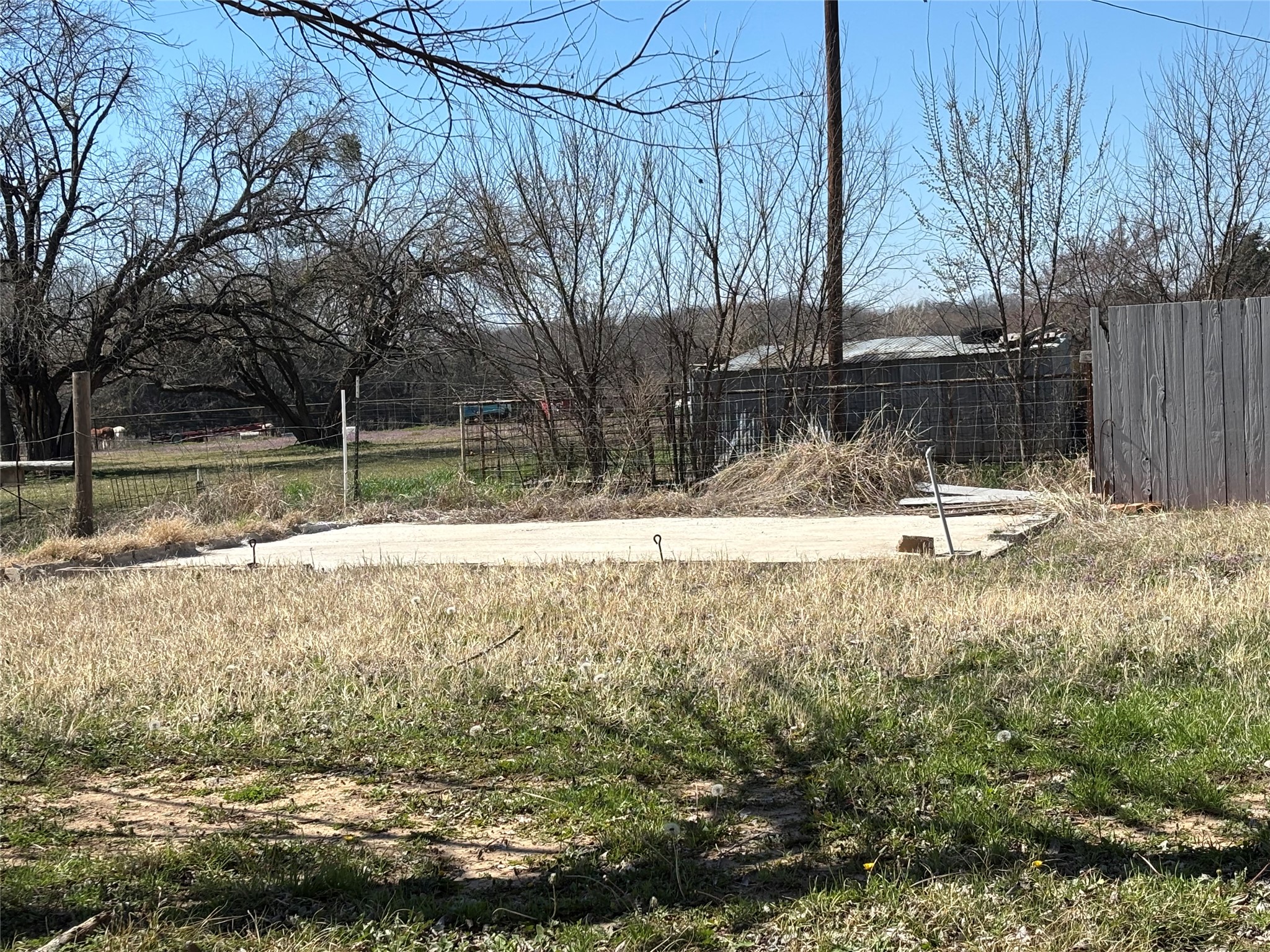 5252 E Fm 1396 Telephone TX 75488