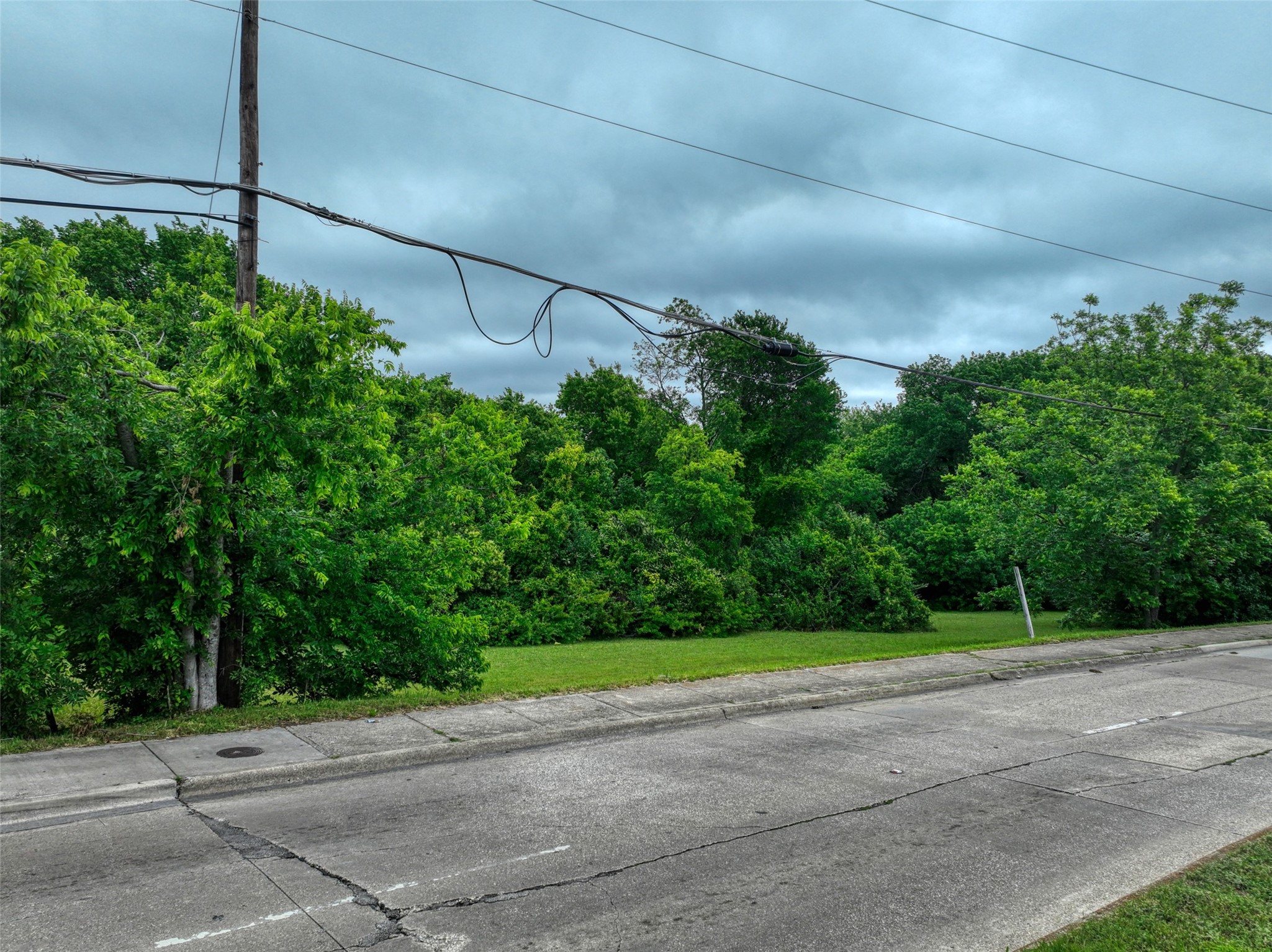 225 E Laureland Road Dallas TX 75241