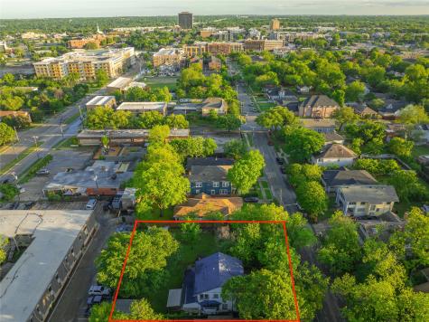 820 Elsbeth Street Dallas TX 75208