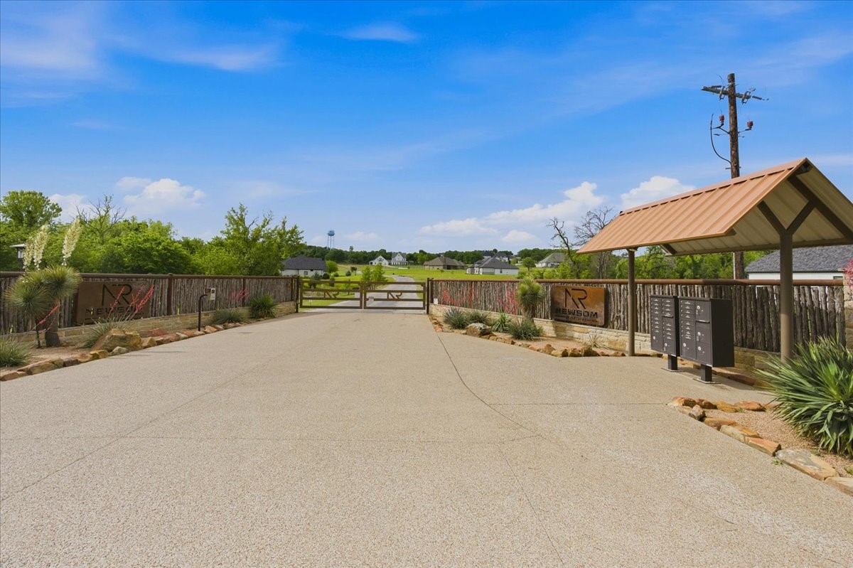 2012 Ragland Trail Azle TX 76020