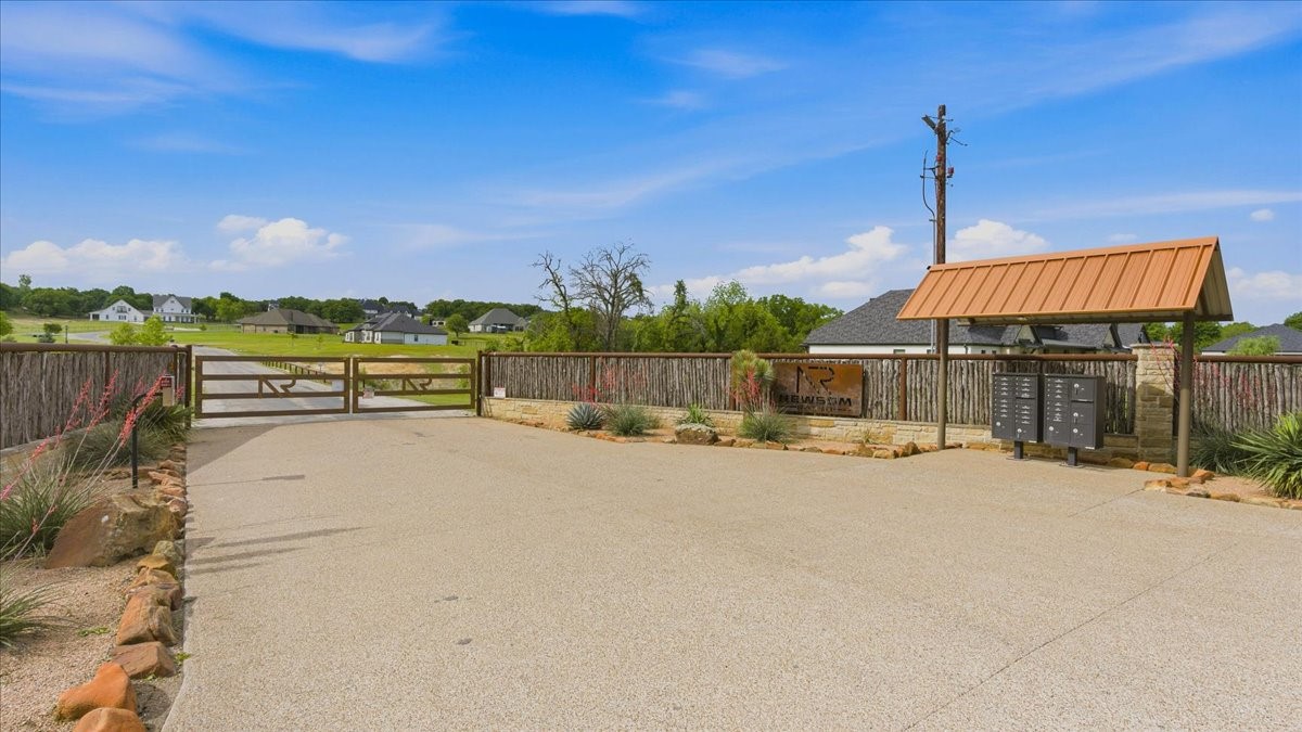 2012 Ragland Trail Azle TX 76020