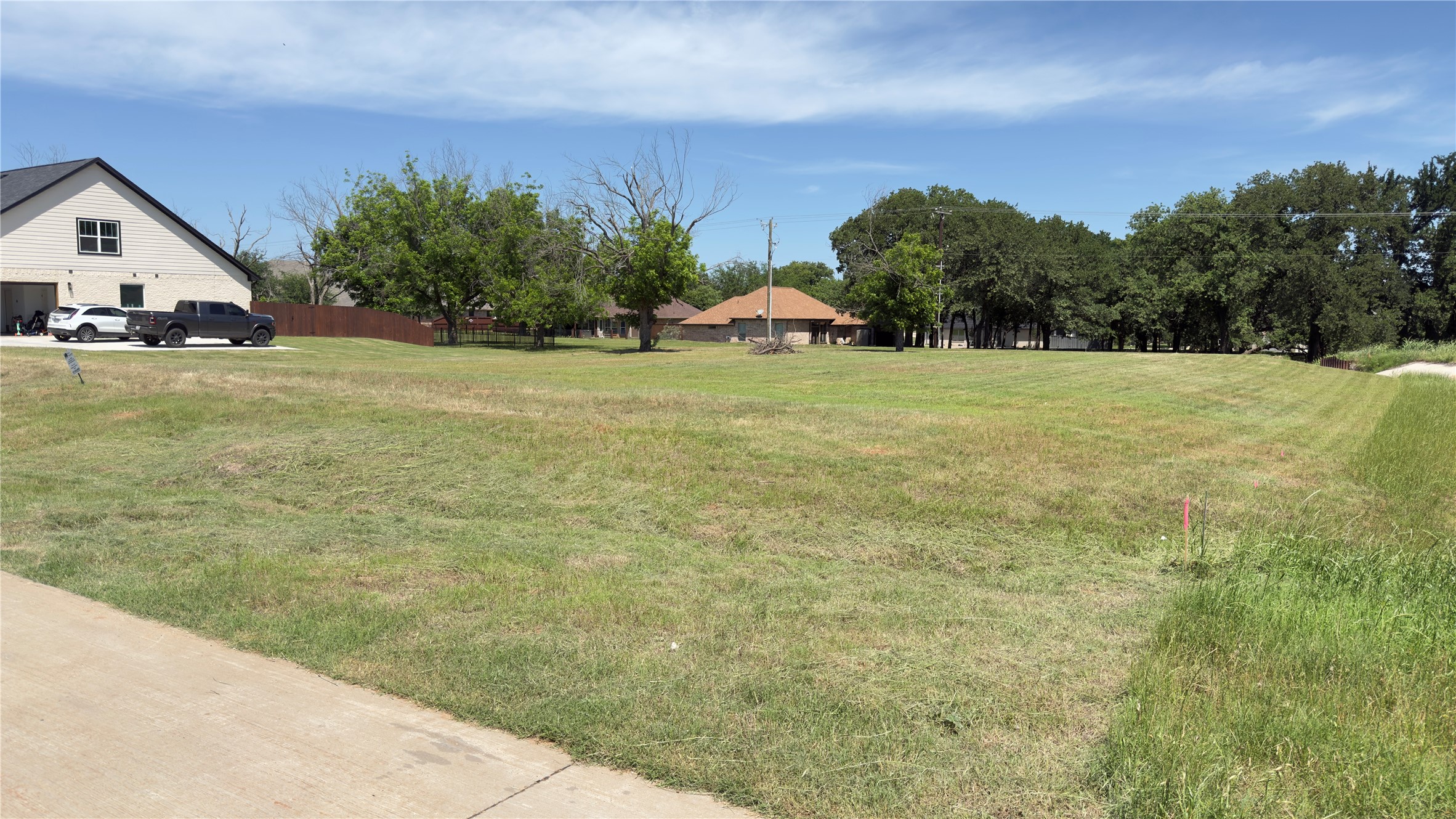 2201 Middlewood Circle Granbury TX 76049