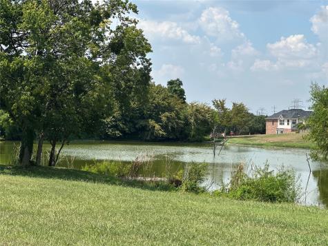 1608 Lakeview Desoto TX 75115