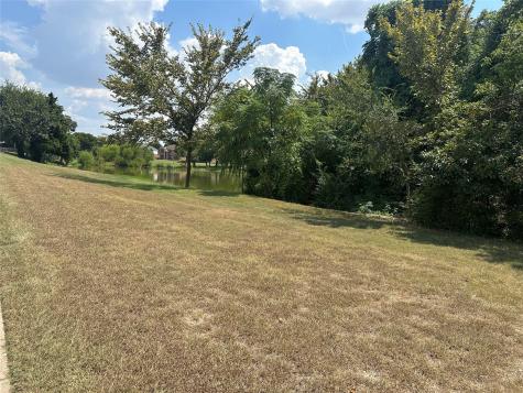 1608 Lakeview Desoto TX 75115