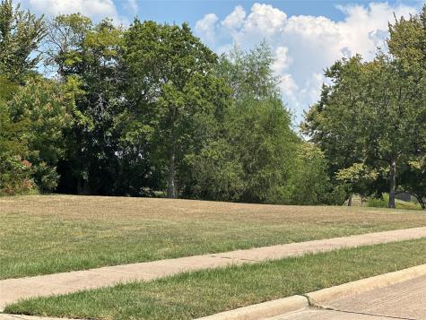 1608 Lakeview Desoto TX 75115
