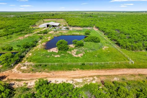 6213 Headquarters Road Iowa Park TX 76367